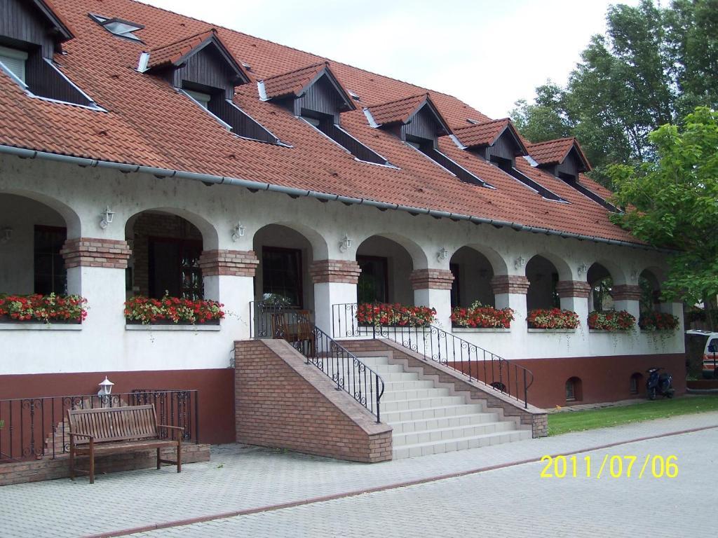 Bajor Panzio Bed and Breakfast Kecskemét Esterno foto